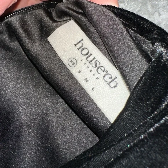 House Of CB London Pascale Velvet Dress - Picture 7 of 7